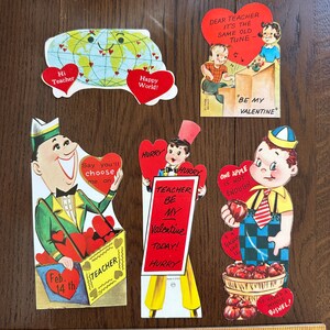LIVRAISON GRATUITE - Vintage Teacher Classroom Globe Hearts Valentines Vendu séparément Découpes Mignonnes rétro éphémères salle de classe romantique