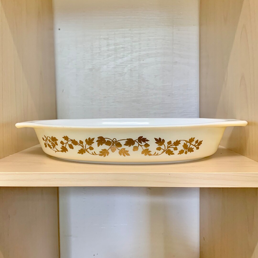 Vintage Pyrex Golden Acorn 1.5 Quart Oval Casserole Dish, Measures 12.5 ...