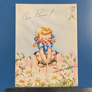 LIVRAISON GRATUITE: Cute Girl vintage Well Card w / Blue Dress and Daisy Flowers- Unused | Journal Ephemera | Album | Collage | Correspondant | Papeterie