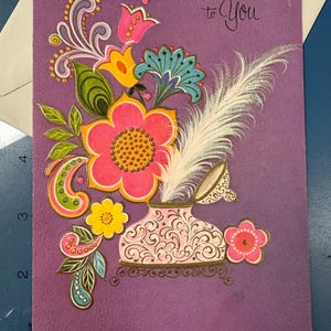 LIVRAISON GRATUITE : vintage fleurs rétro violettes avec lys métallisé or carte de voeux joyeuse félicitations inutilisé | Éphémères | Lettre | Papeterie