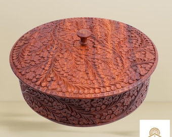 Carved Wooden Candy Box with Lid: Festive Nut & Fruit Storage