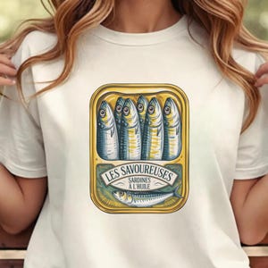 Vintage-Inspired Sardine Can Graphic T-Shirt, Retro UnisexTee, Tinned Fish Shirt, Coastal Summer Tee, Fisherman SardinesTee, Maritime Shirt