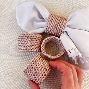 4er Set Serviettenringe Boho, texturierte Serviettenringe, rustikale Tischdekoration