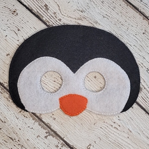 Penguin Felt Halloween Mask - Cute and Spooky Perfect for Trick-or-Treating