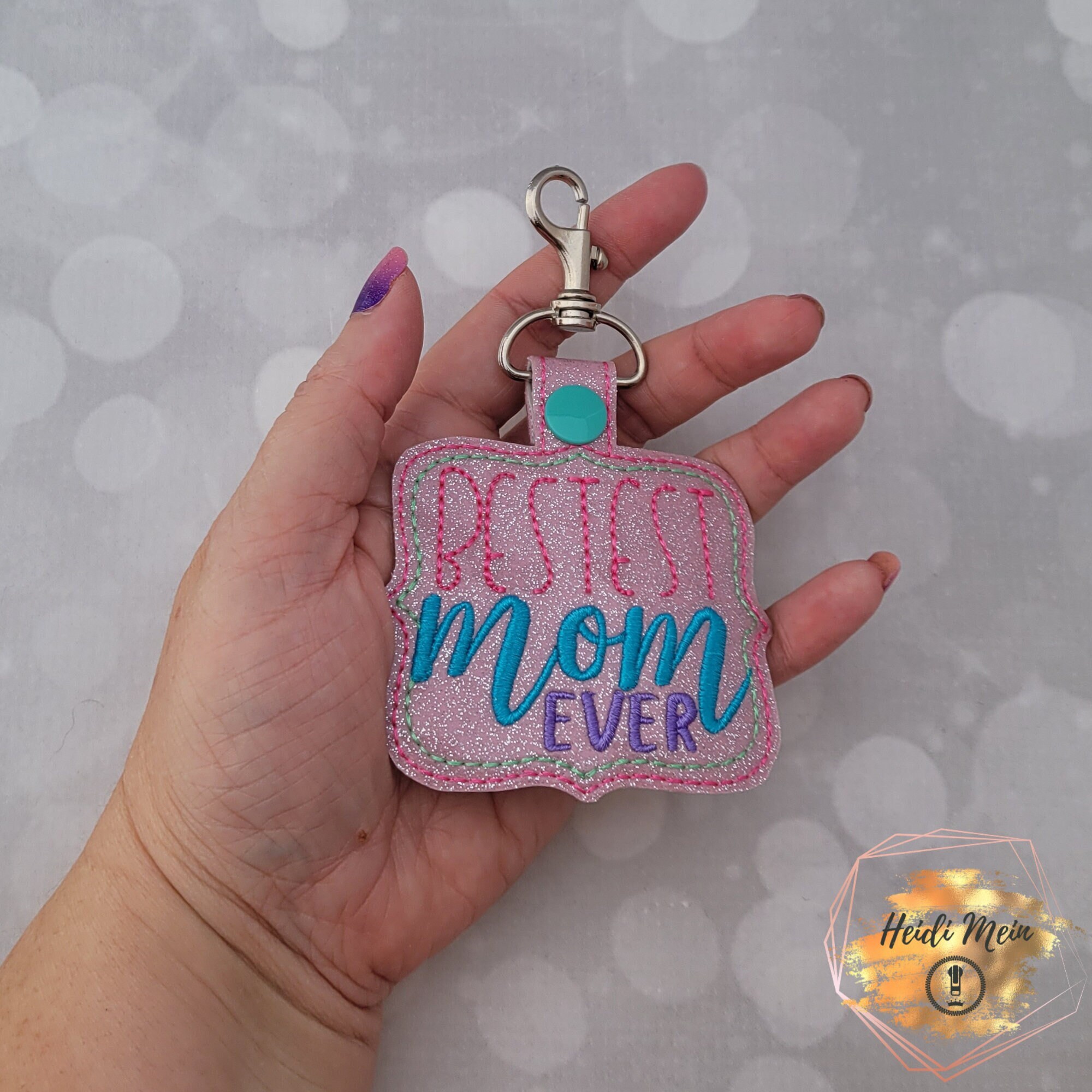 Best Mom Ever Glitter Keychain - Choose your glitter and vinyl