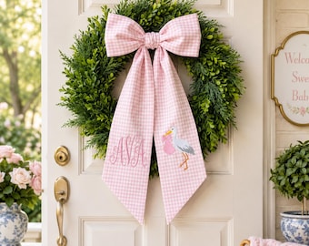 Ghirlanda personalizzata per neonata, fiocco per porta a quadretti rosa, ricamo di cicogna, decorazione per annuncio di nascita.