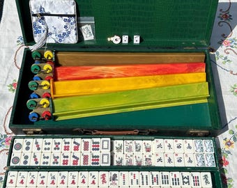 Remarkable 1950s Vintage Cardinal Mahjong Set w 8 Jokers, 152 Hard Tiles,  NMJL ready!