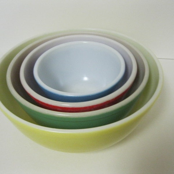 Pyrex Kitchen Classic Primary Colors Mixing Bowl Set for your Thanksgiving Holiday Table Retro, Country or Modern Kitchen