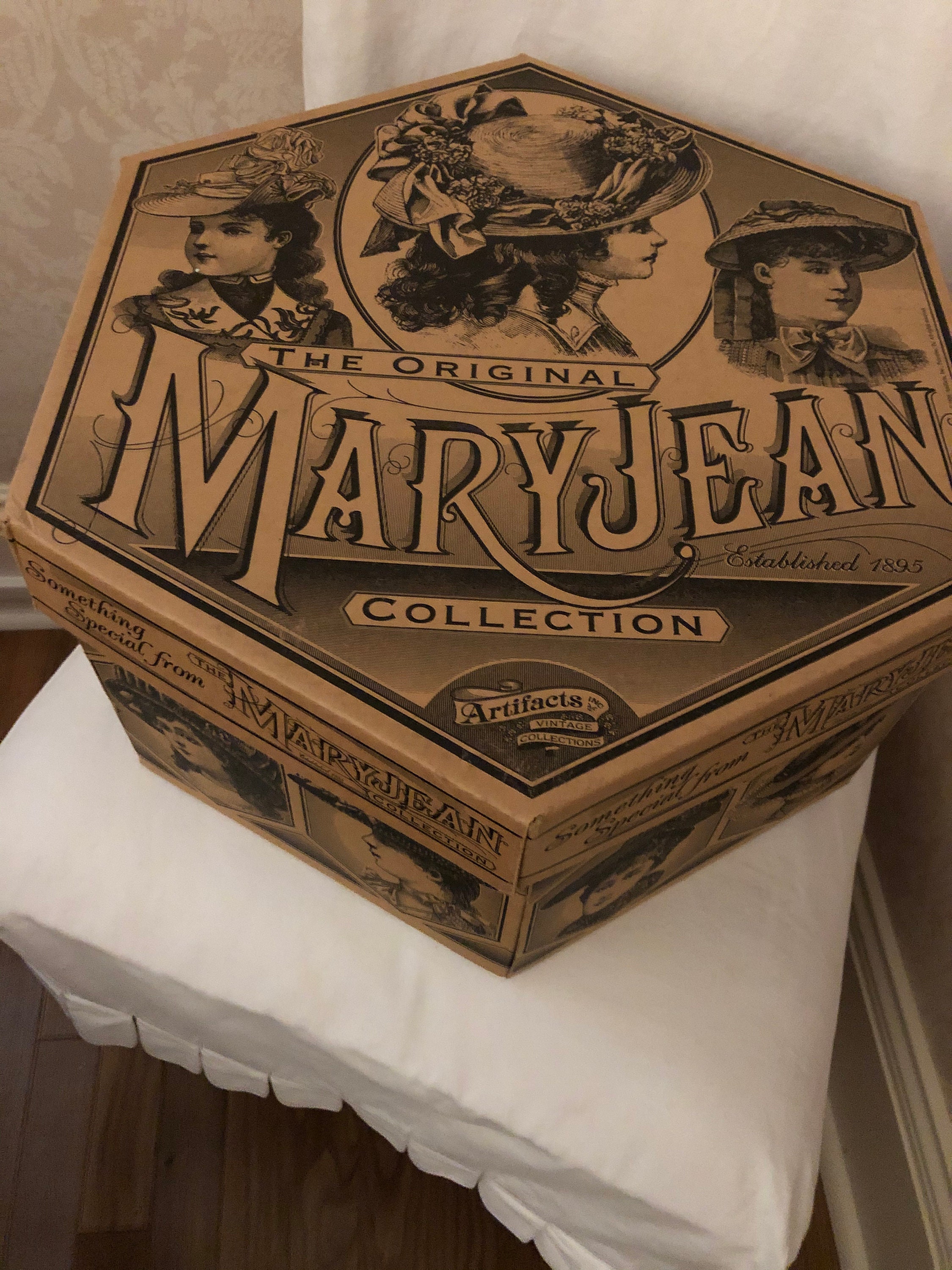 Vintage Mary Jean Collections Hat Box w/hat Gorgeous Vintage Hatbox the Original Mary Jean Collection  main image 3