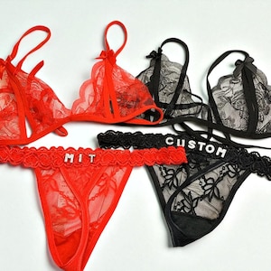 Dessous-Set mit personalisiertem Namens-Tanga, floraler Netzstickerei, benutzerdefiniertem Buchstaben-Tanga, personalisiertem Namens-Tanga-Set.