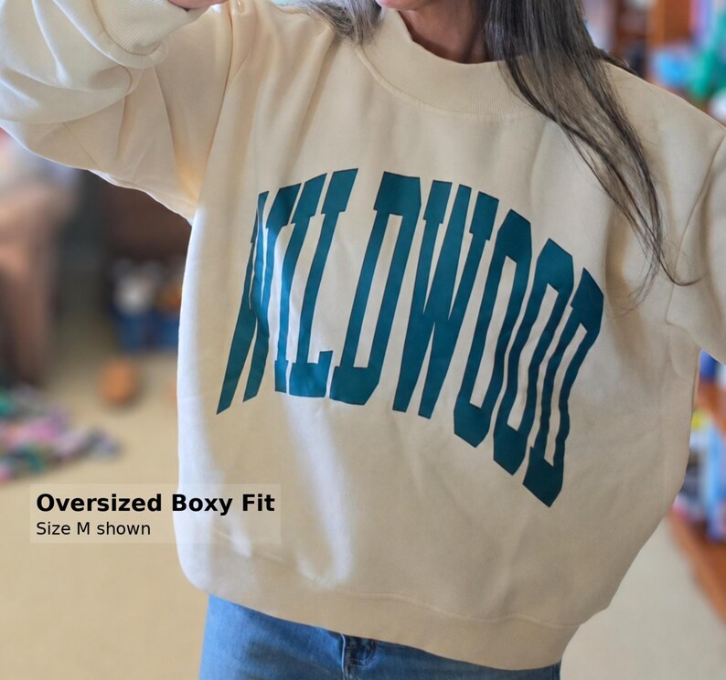 Oversized Boxy Fit
Size M shown (cream fleece)