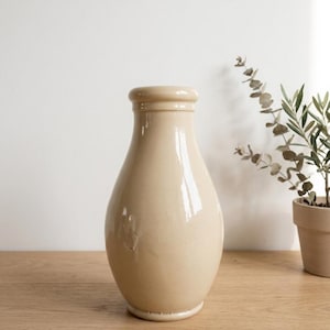 Rustik krämfärgad stengodsvas – Cottagecore Farmhouse Decor