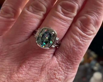 5.00 Ctw Cushion Cut Green Moissanite Ring, Bezel Set Wedding Ring, Three Stone Moissanite Engagement Ring, 14K White Gold Diamond Ring
