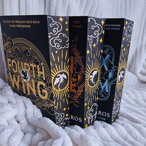 Empyrean-serien Specialutgåvade pocketböcker med spraykant | Rebecca Yarros Books