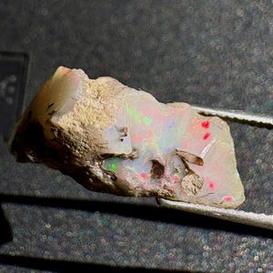 Natural Ethiopian Opal 8 carats Welo Fair Very Good Quality Loose Gemstone