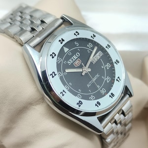 Vintage seiko 5 automatic day/date made in japan  37 mm 17 jewels black dial Men&#39;s wrist watch 6309A refurbished