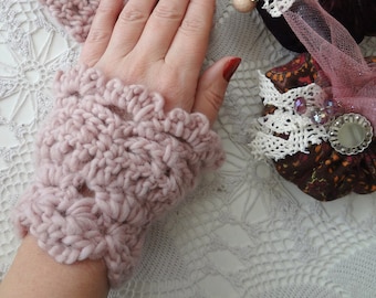 Crochet Pattern: Lace Wrist Warmers - crocheted wrist warmers, crochet warmers, crochet cuffs, fingerless gloves, lace crochet, lace warmers