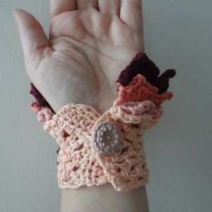 CROCHET PATTERN: Daphe Crochet cuff, crochet mesh cuff, crochet, crochet bracelet, crochet lace cuff, Victorian crochet cuff, romantic cuff, image 9