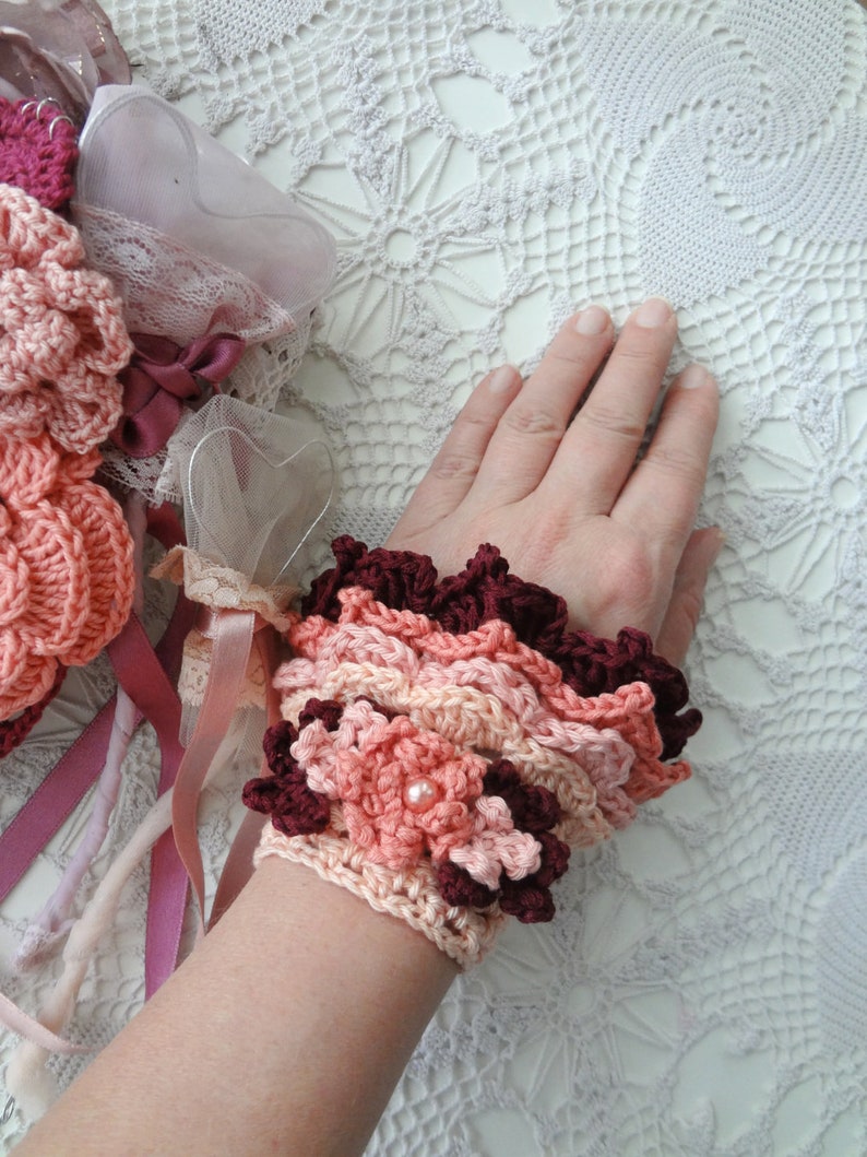 CROCHET PATTERN: Daphe Crochet cuff, crochet mesh cuff, crochet, crochet bracelet, crochet lace cuff, Victorian crochet cuff, romantic cuff, image 2