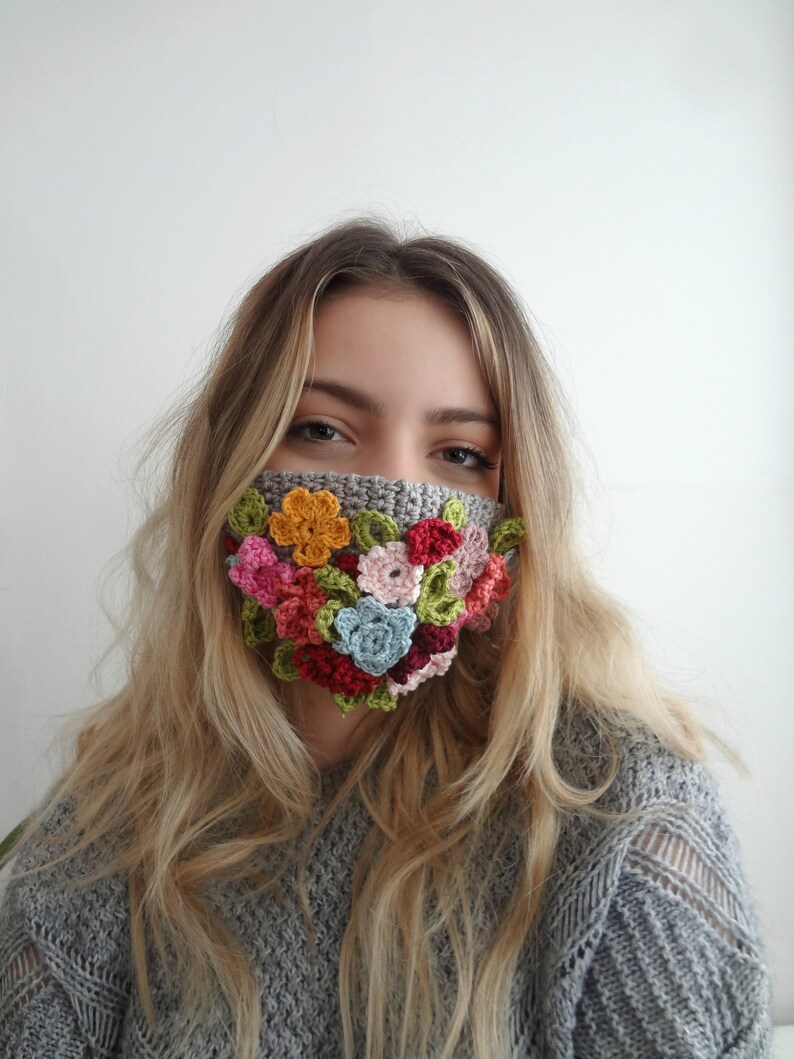 Bohemian Face Mask crochet pattern. crochet flower mask image 2