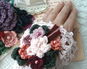 Brontë Crochet Cuff in pink,crochet cuff,crochet bracelet, cuff, crocheted lace,Victorian cuff,romantic cuff,flower cuff, wristlet