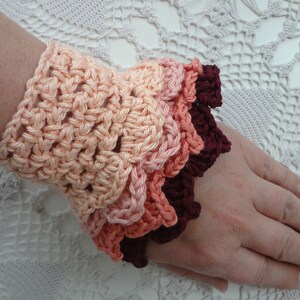 CROCHET PATTERN: Daphe Crochet cuff, crochet mesh cuff, crochet, crochet bracelet, crochet lace cuff, Victorian crochet cuff, romantic cuff, image 4