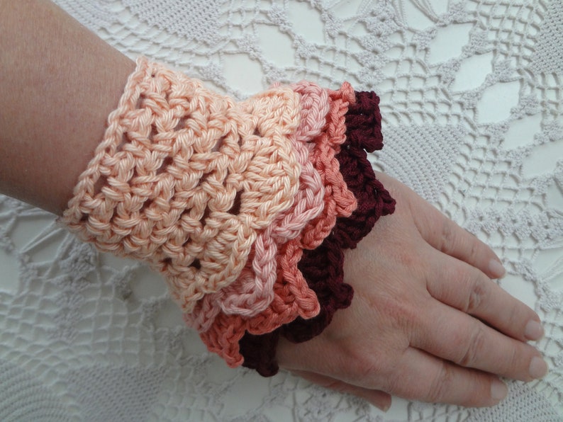 CROCHET PATTERN: Daphe Crochet cuff, crochet mesh cuff, crochet, crochet bracelet, crochet lace cuff, Victorian crochet cuff, romantic cuff, image 4