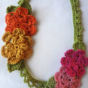 CROCHET PATTERN Springflower necklace crochted necklace, crochet flowers, flower necklace, crochet pattern, photo tutorial image 4