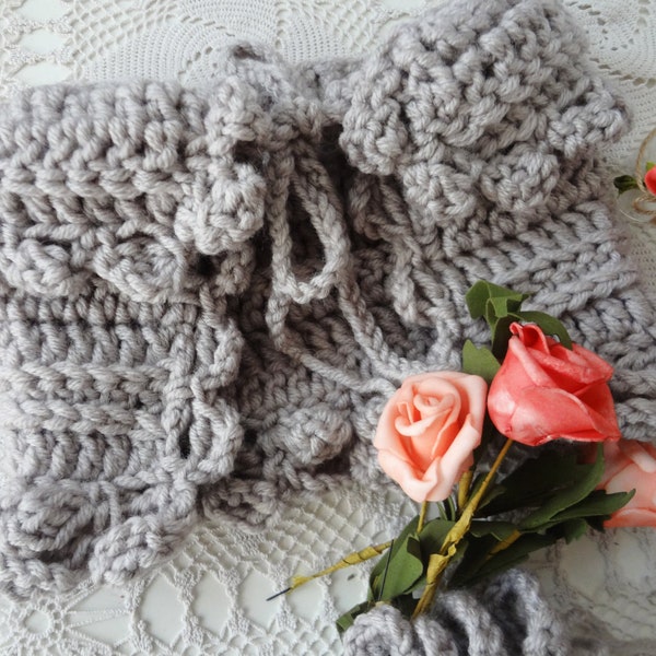 Crochet Pattern: Lillian Neck-warmer pattern, crochet pattern, neck scarf, neck wrap, cowl, collar, mori girl, neck scarflette,