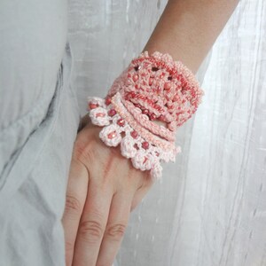 MODÈLE DE CROCHET : Modèle de bracelet au crochet Kiana, manchette au crochet, bracelet au crochet, accessoire au crochet, dentelle au crochet, tutoriel photo, image 4