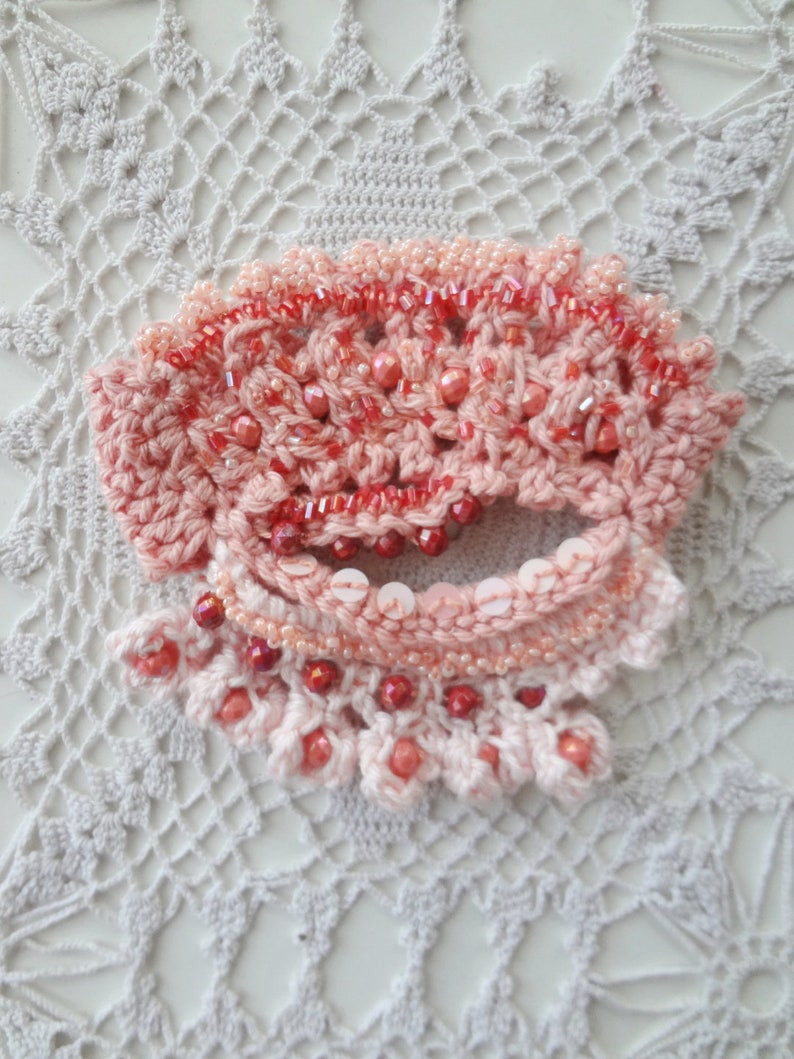 CROCHET PATTERN:Kiana Crochet Bracelet Pattern,crochet cuff,crochet bracelet,crochet accessory,crocheted lace, photo tutorial, image 2