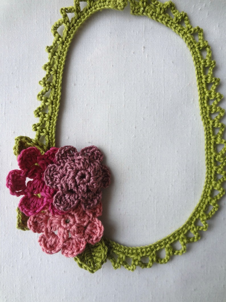 CROCHET PATTERN Springflower necklace crochted necklace, crochet flowers, flower necklace, crochet pattern, photo tutorial image 2