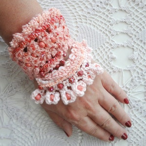 MODÈLE DE CROCHET : Modèle de bracelet au crochet Kiana, manchette au crochet, bracelet au crochet, accessoire au crochet, dentelle au crochet, tutoriel photo, image 1