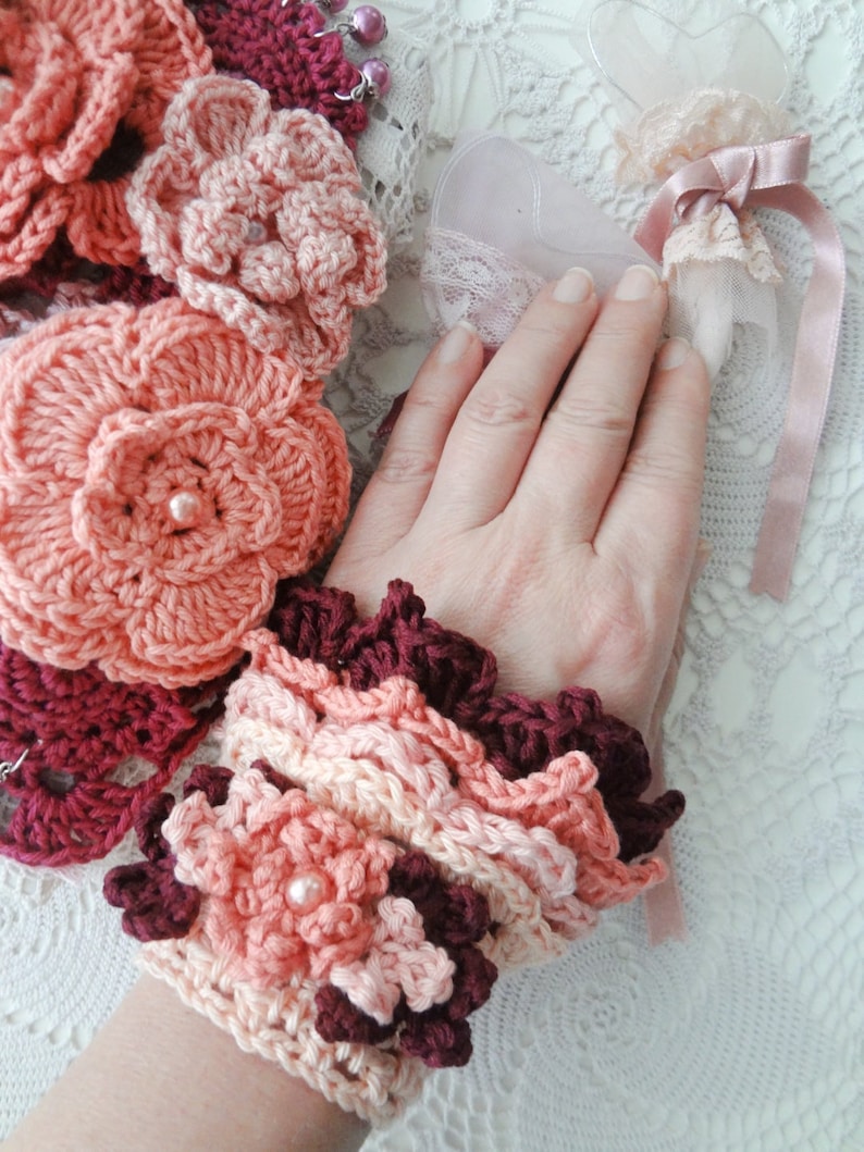 CROCHET PATTERN: Daphe Crochet cuff, crochet mesh cuff, crochet, crochet bracelet, crochet lace cuff, Victorian crochet cuff, romantic cuff, image 1