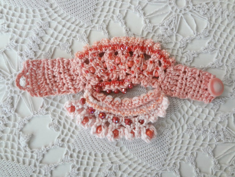 CROCHET PATTERN:Kiana Crochet Bracelet Pattern,crochet cuff,crochet bracelet,crochet accessory,crocheted lace, photo tutorial, image 5