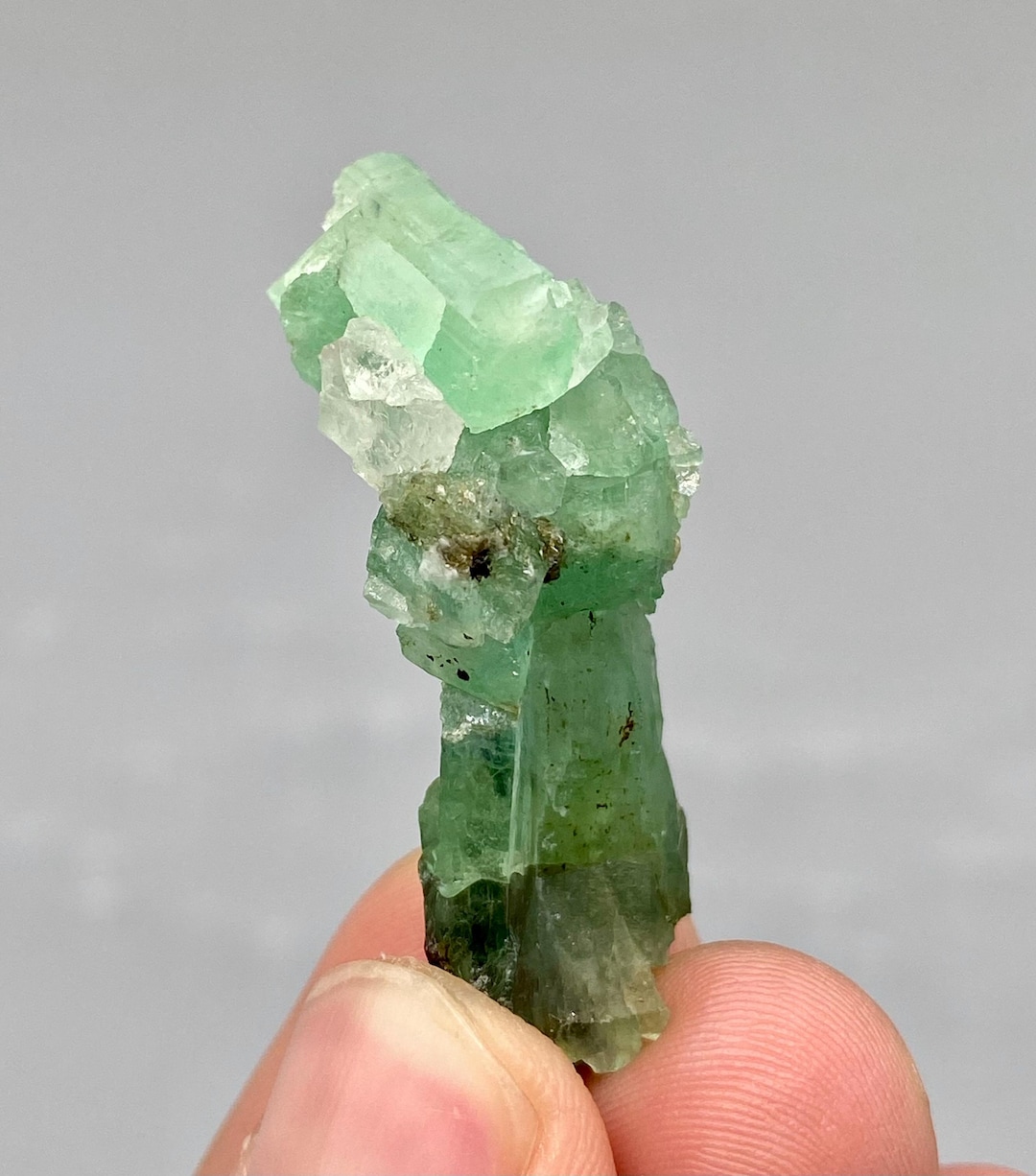 Baryl Matrix R6 Natural Chitral Emerald Crystal 34 Carats / Raw Emerald Crystal on ...