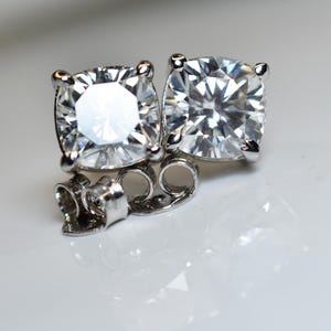 Ethical Diamond Earring Synthetic Moissanite 7x7mm 925 Sterling Silver D Color Gemstone Brilliant Luxury Earring Gift For Her Certified