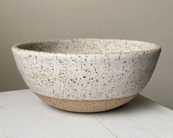 Sharing bowl | toasted speckle + soft matte white