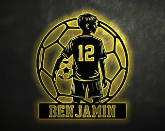 Personlig fotbollsskylt i metall med LED-lampor, fotbollsspelarens skylt i metall, present till fotbollsspelare, barnrumsdekor, fotbollsspelarens namnskylt