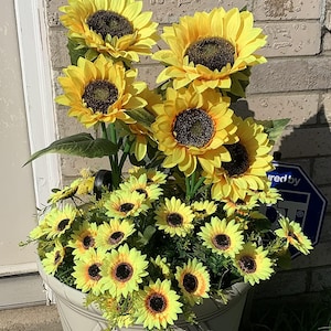 Sunflower Solar Garden Lights - 2 Pack LED Outdoor Decorative Lights - Waterproof Solar Powered Flower Lights for Patio Yard Pathway Decor