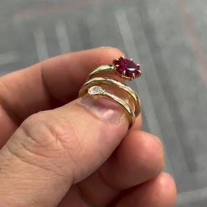 Rubinförlovningsring | Röd rubinring | Rubinuttalandering | Guldrubinring | Öppen wrapring | Unik ädelstensring | Cocktailring bild 5