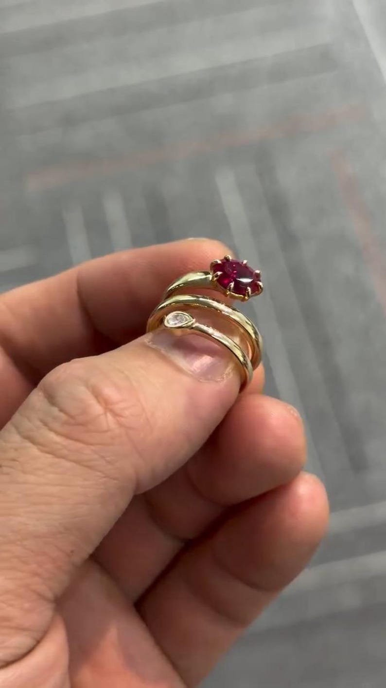 Rubinförlovningsring | Röd rubinring | Rubinuttalandering | Guldrubinring | Öppen wrapring | Unik ädelstensring | Cocktailring bild 5