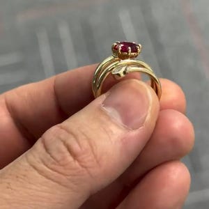 Rubinförlovningsring | Röd rubinring | Rubinuttalandering | Guldrubinring | Öppen wrapring | Unik ädelstensring | Cocktailring bild 6