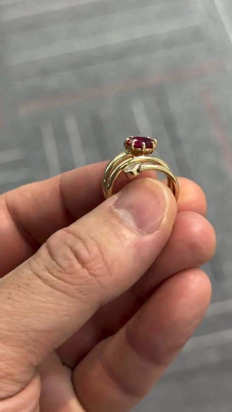 Rubinförlovningsring | Röd rubinring | Rubinuttalandering | Guldrubinring | Öppen wrapring | Unik ädelstensring | Cocktailring bild 6