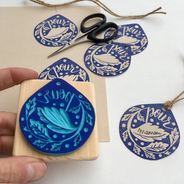POUR french rubber stamp, for DIY round gift tag, lettering, "FOR", hand carved, wood mounted