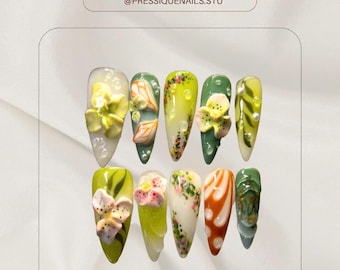 Uñas postizas 3D Jardín Botánico – Uñas florales pintadas a mano con flores y enredaderas esculpidas en colores vintage.