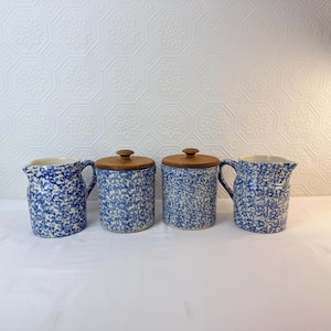 Jarra o bote de cerámica Roseville Spongeware azul, estilo rústico o campestre.