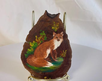 Handgemalter kleiner Fuchs auf Holzscheibe - Rustikale Naturkunst - Herbstdeko