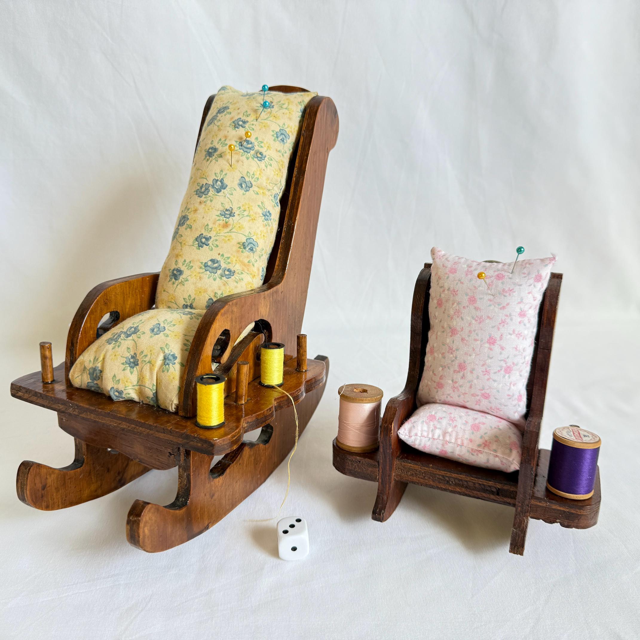 ロッキングチェア　フィギュア　ハンドメイド 手作りミニチュア木製ロッキングチェアピンクッション：素朴な裁縫装飾