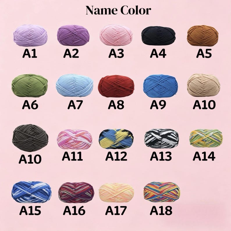 Puede incluir: Una selecci&oacute;n de madejas de hilo en varios colores, incluyendo lavanda, morado, rosa, negro y marr&oacute;n. Cada madeja est&aacute; etiquetada con una combinaci&oacute;n de letra y n&uacute;mero, como A1, A2 y A3. El texto "Name Color" est&aacute; en la parte superior.